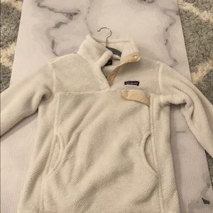 White fleece Patagonia button up pullover